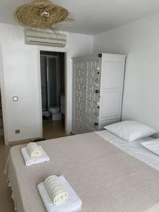La Casa De L'Escala - Maison Typique Renovee Dans La Vieille Ville 0*,  Spain